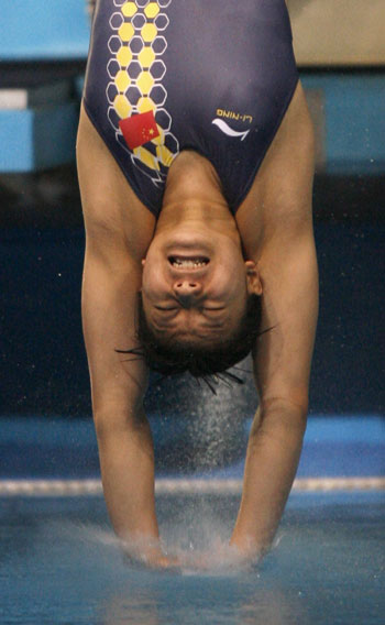 He Zi gives China fifth diving gold at Melbourne