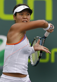 Li Na ousts Clijsters for quaterfinals