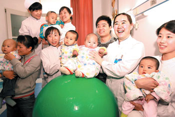 Ding Junhui's birthday visit to sick children