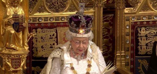 王室英音：女王国会发表演讲
