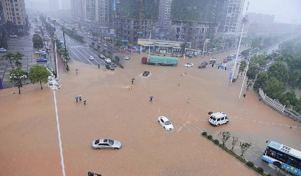 强降雨持续 长江部分支流超历史最高水位