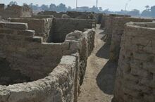 三千年前的古埃及城市重见天日 房间留存各类生活用具