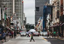 新加坡首次发布行人守则：行人走人行道并靠道路左边走