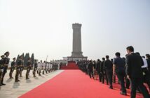 烈士纪念日向人民英雄敬献花篮仪式在京隆重举行