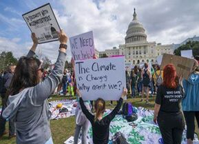 环保人士大规模抗议,导致华盛顿交通瘫痪