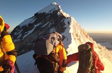 尼泊尔出新规：想攀登珠峰？有钱还不够，你还得有这些证明！