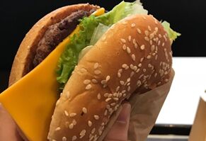 麦当劳在美国推出鲜肉汉堡