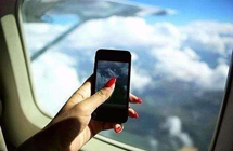 中国民航局宣布一件大事！飞机上将可以玩手机了！